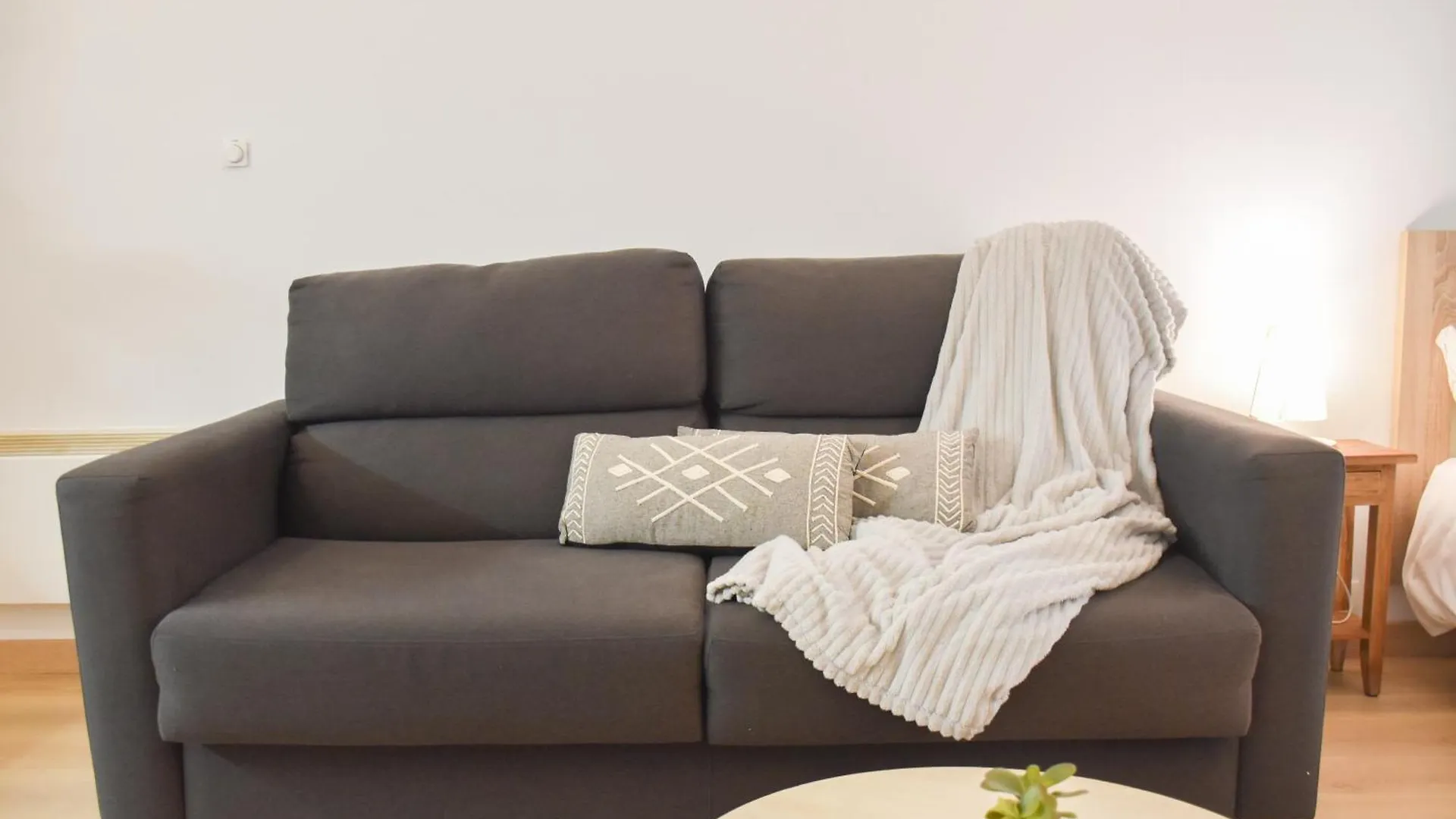 La Neu Studio Neuf Pour 4 Pax En Centre Ville Pas De La Casa 0*,